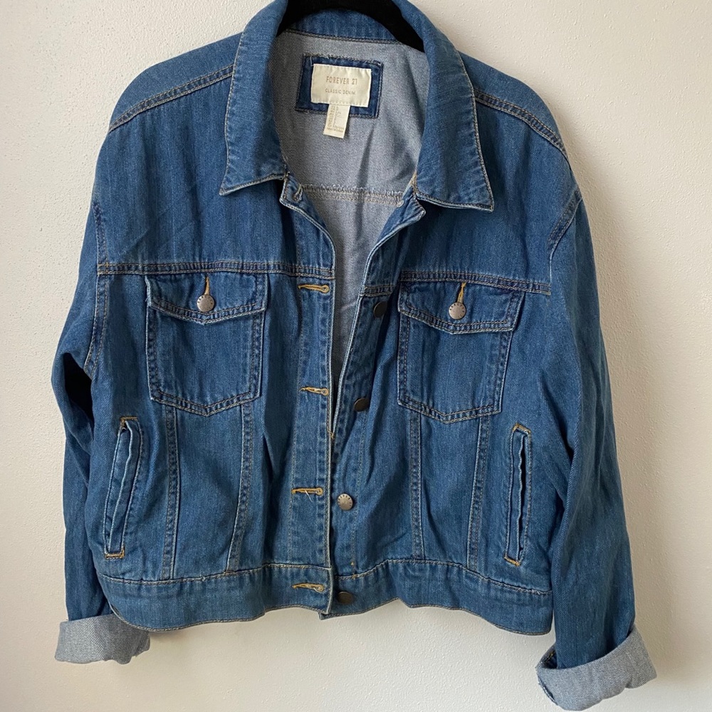 Classic Denim Jacket - size L - F21